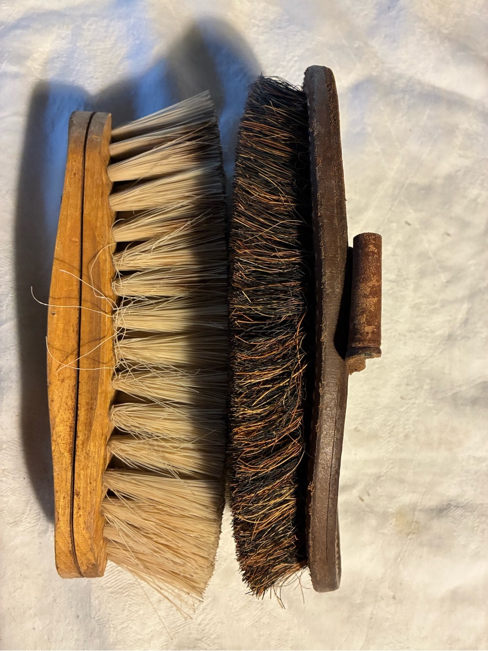 Leather/Wood Brushes Horse Grooming Tools Hand Brush Brown Leather Tan Set/2 VTG
